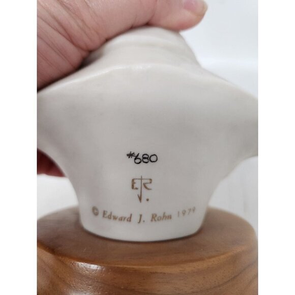 Vintage Porcelain Norman Rockwell Bust Sculpture by Edward J. Rohn Unpainted - Picture 6 of 8